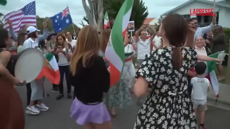 Iran, in Australia gli iraniani festeggiano la morte di Khamenei