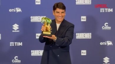 Sanremo 2026, siparietto Sal Da Vinci: dimentica il primo premio per le foto