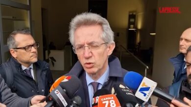 Iran, Manfredi: "Napoletani bloccati a Dubai in sicurezza, contatto continuo con Farnesina"