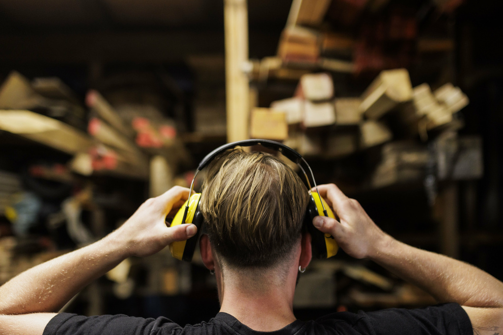 l8217udito cala anche nei giovani i numeri in italia tra costi e stigma da Lapresse.it l8217udito cala anche nei giovani i numeri in italia tra costi e stigma