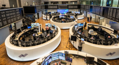 Attacco all’Iran, Borse in calo e sale il prezzo del petrolio