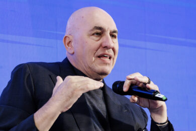 Iran, Crosetto risponde dopo la polemica: “Io a Dubai? Non era prevista questa accelerazione”