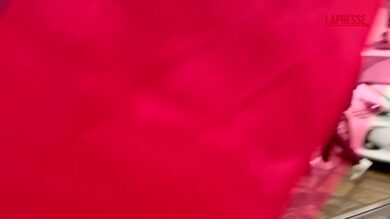 Milano, presidio iraniani sotto consolato Usa: tensione con manifestante pro Pal