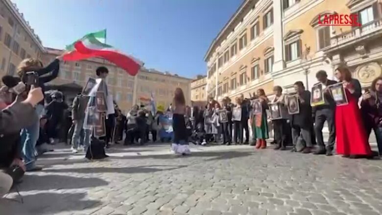 Iran, manifestazione a Roma in piazza Montecitorio: “Chiediamo libertà”
