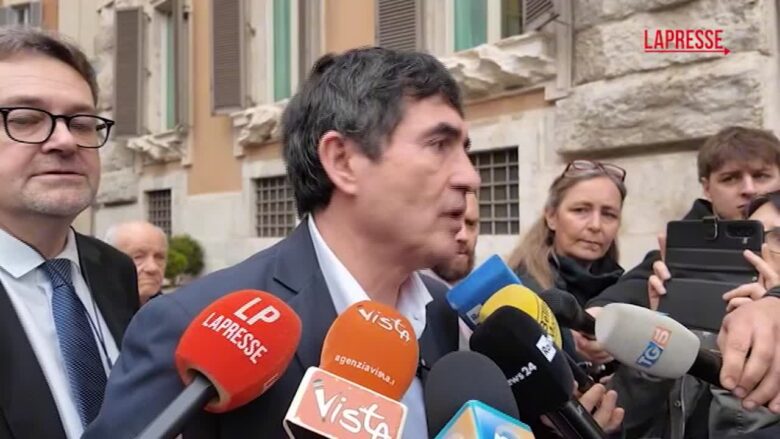 Iran, Fratoianni: “Meloni tiri fuori il coraggio e faccia come Sanchez”