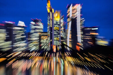 Inquinamento, rumore, luce, microplastiche e Pfas: il cocktail tossico per il cuore 