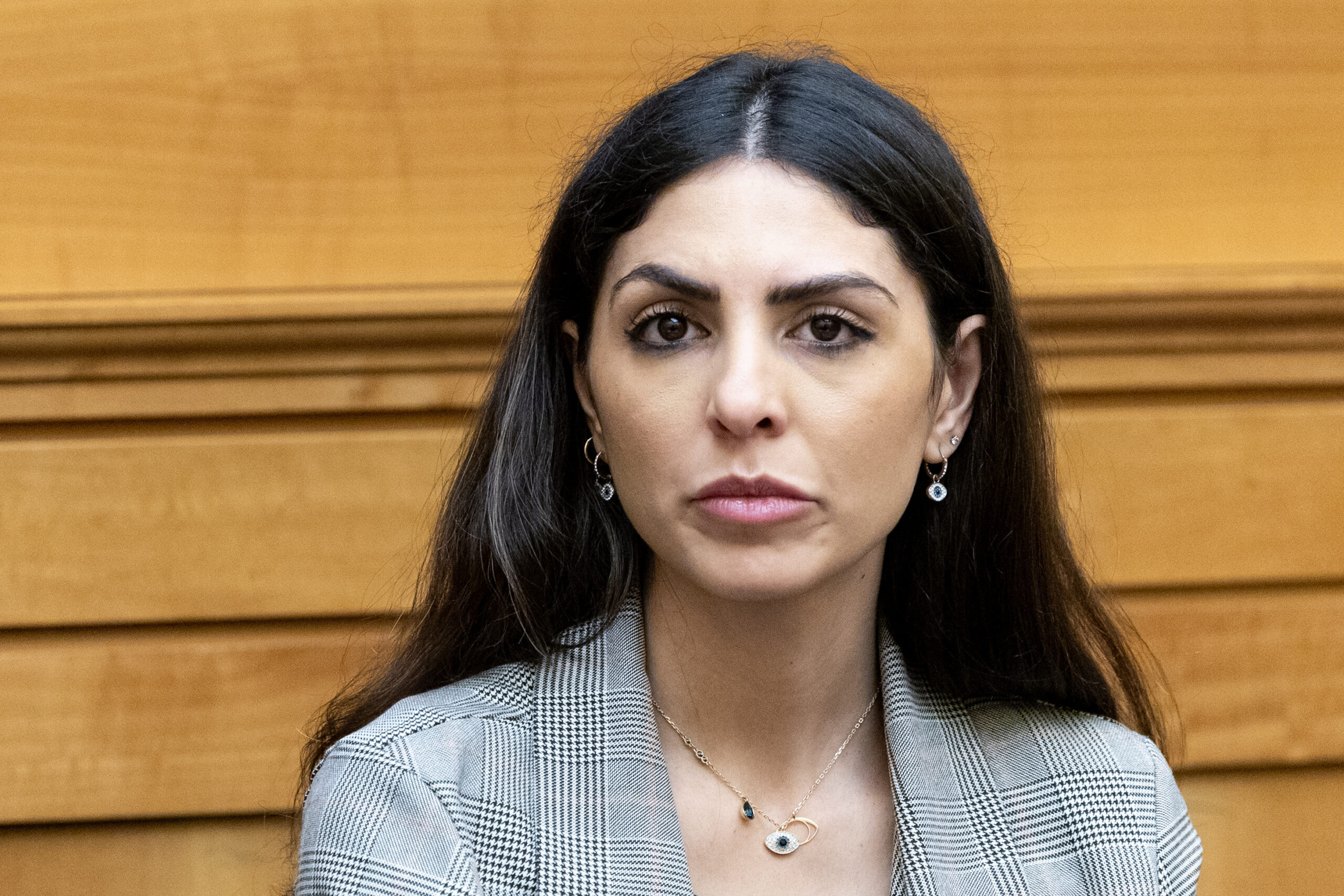 Iran, l’attivista Pegah Moshir Pour: “Per ora nessun cambio regime, con Mojtaba Khamenei peggiorerà”