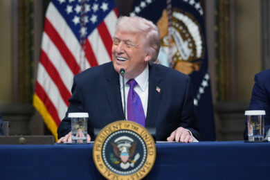 Iran, Camera Usa respinge limiti a poteri di guerra di Trump