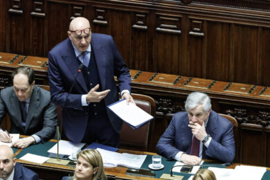 Iran, Crosetto: “Guerra fuori dalle regole del diritto internazionale. Aspettiamoci di tutto”