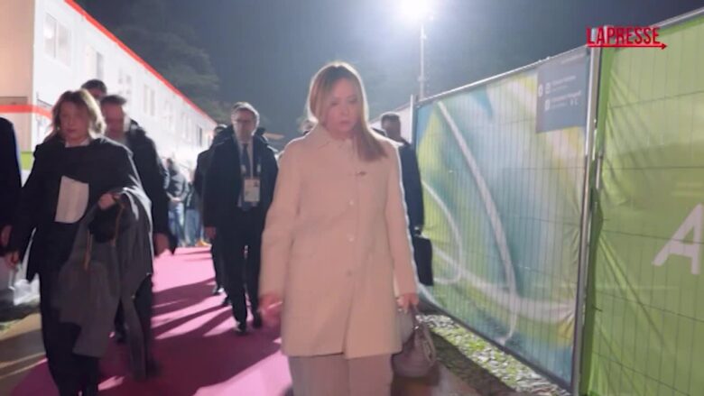 Paralimpiadi, l'arrivo di Giorgia Meloni e il saluto con Sergio Mattarella