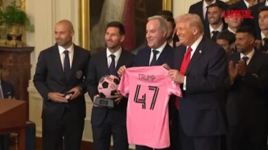 Usa, Lionel Messi e l’Inter Miami celebrati dal presidente Trump: "Sei meglio di Pelé"