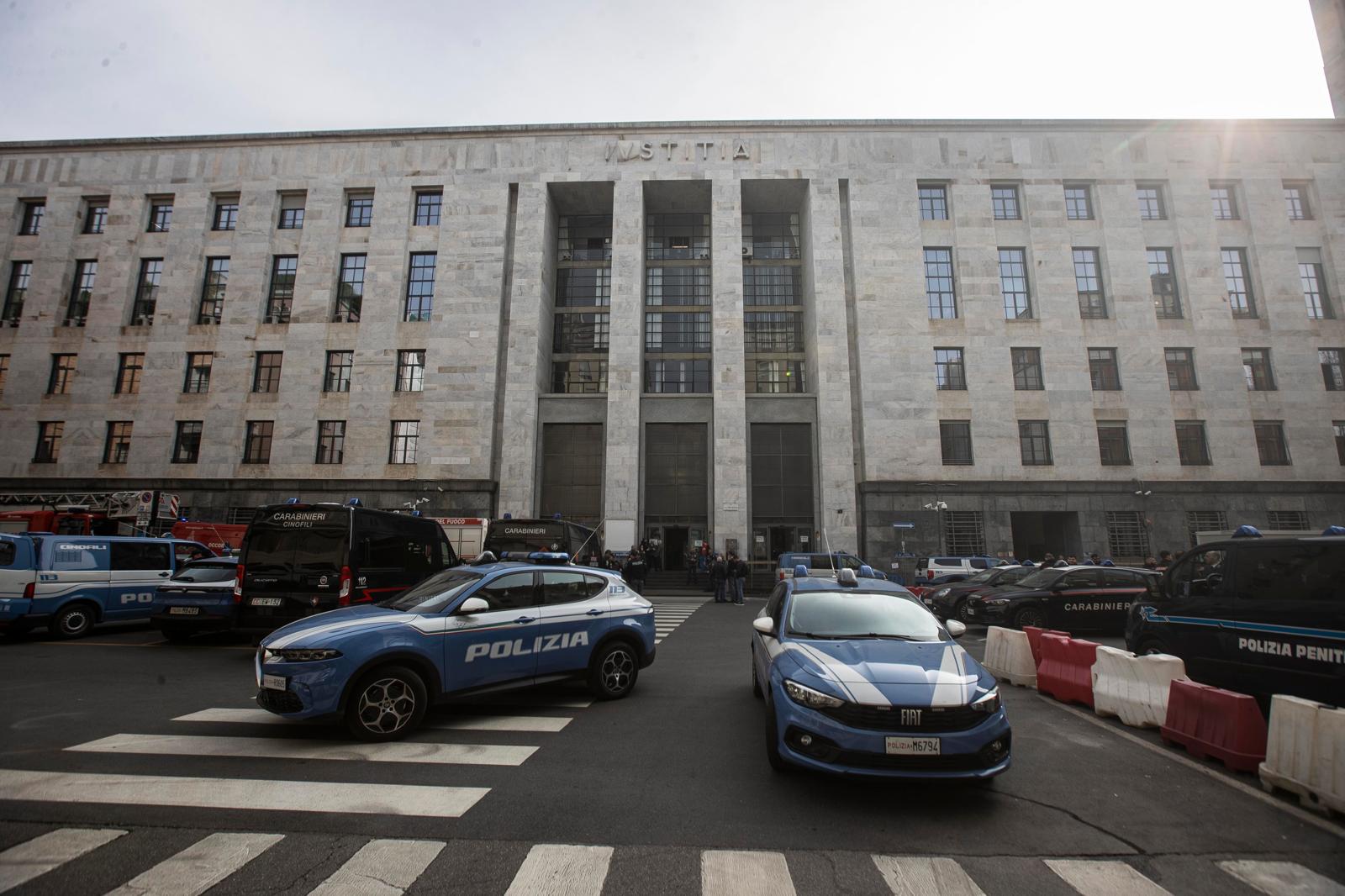 Allarme bomba a Milano, tribunale riaperto dopo 7 ore