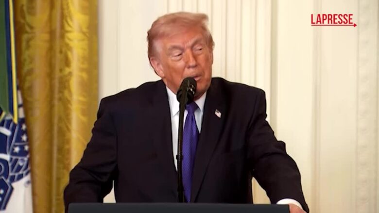 Ucraina, Trump incalza Zelensky: "Deve darsi da fare e chiudere accordo con Putin"