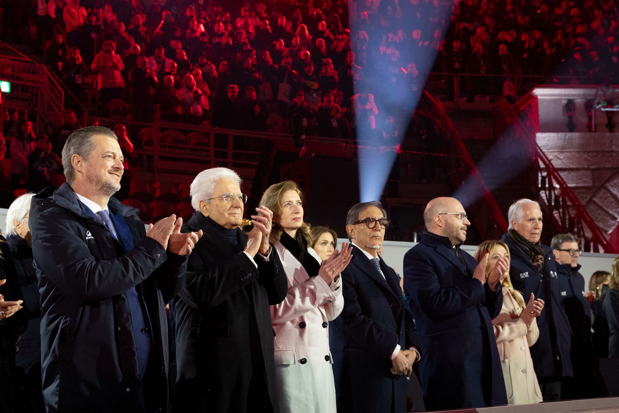 Paralimpiadi 2026, al via la cerimonia d’apertura: presenti Sergio Mattarella e Giorgia Meloni