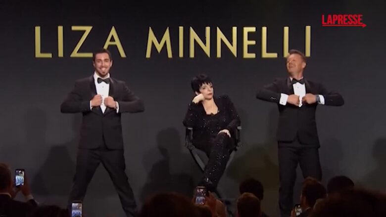 Liza Minnelli ai GLAAD Awards: "Felice di essere qui con voi, mi rendete orgogliosa"