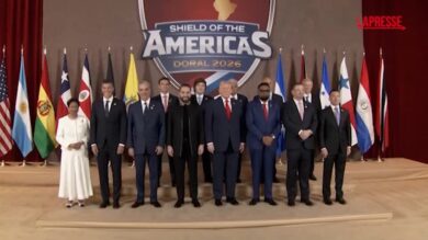 Shield of the Americas, Trump e la foto di rito sulle note di "Nothing Compares 2 U"