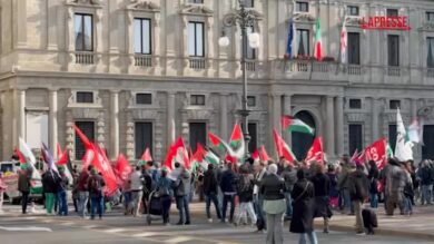 Milano, pro Pal contro intervento Usa in Iran: “Esportare democrazia ha sempre distrutto paesi”