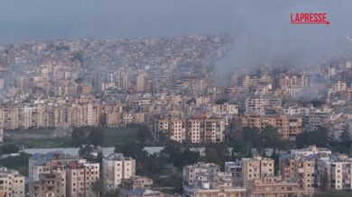 Libano, Israele bombarda Beirut: alte colonne di fumo sulla città