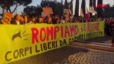 8 marzo, Non una di meno: "Scioperiamo per lavoro invisibile e vite precarie"