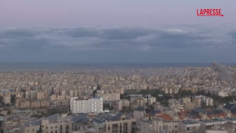 Iran, fumo nero sul cielo di Beirut dopo un'esplosione mentre Israele continua ad attaccare