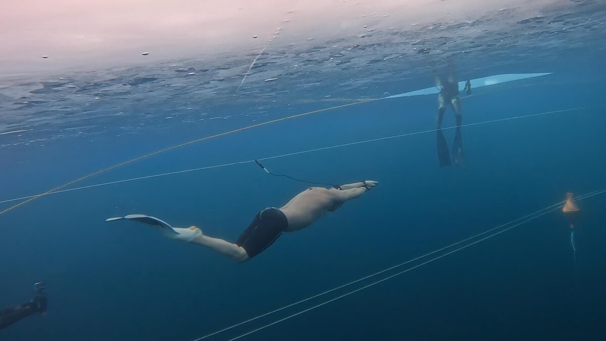 Galleria foto 'Apnea, record per Casalini: 106 metri sotto il ghiaccio nel Lago di Anterselva – Le foto' - foto 4
