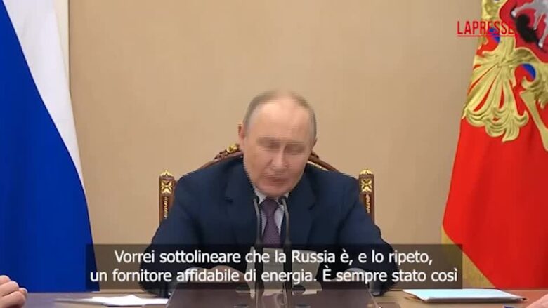 Iran, Putin: "Pronti a collaborare con europei per forniture petrolio e gas"