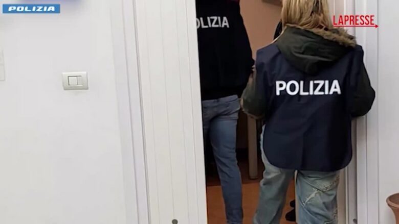 Napoli, polizia arresta 18 persone per favoreggiamento di immigrazione clandestina e truffa