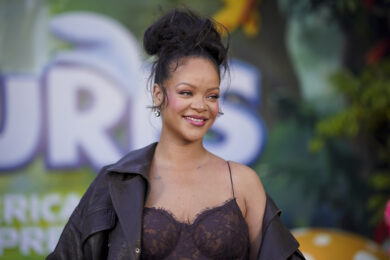 Rihanna, spari contro la casa della cantante a Los Angeles: arrestata una donna
