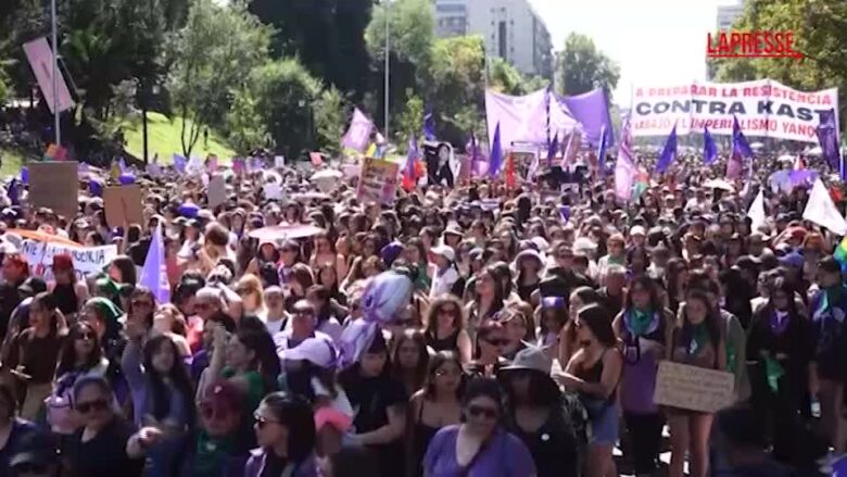 Cile, con l'8 marzo oltre 40mila donne in piazza per i propri diritti