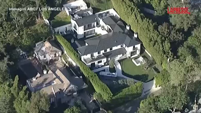 Rihanna, spari contro la casa della popstar a Los Angeles