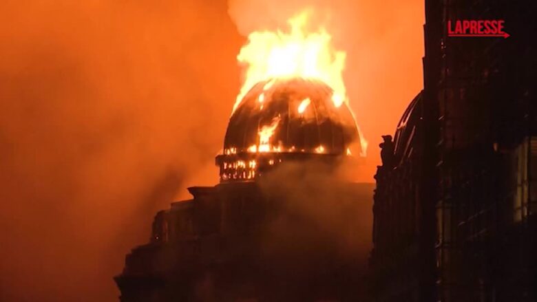 Scozia, un'incendio distrugge parte della stazione di Glasgow