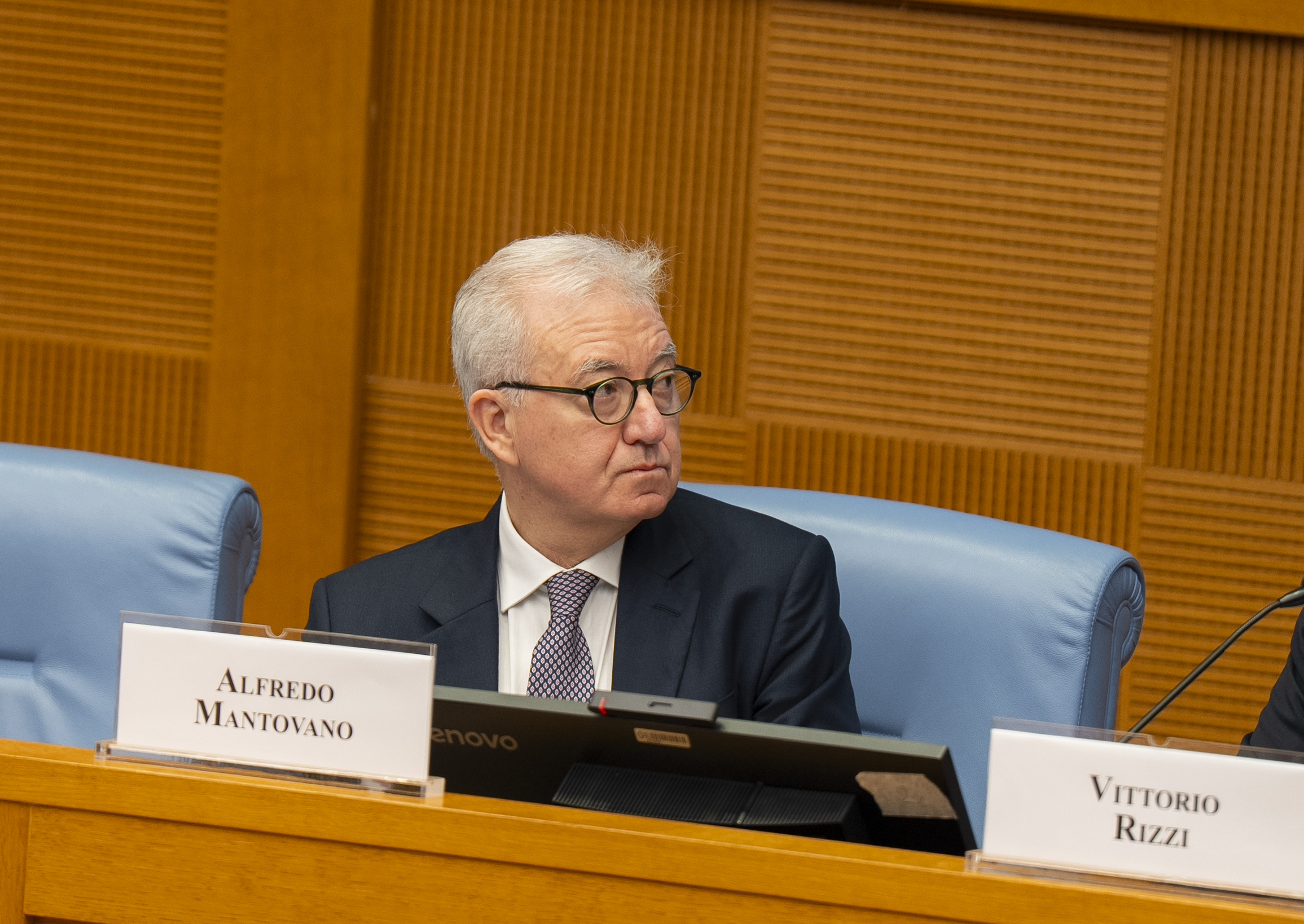 Famiglia nel bosco, Mantovano: “Bimbi hanno turbe che non avevano, qualcosa è andato storto”