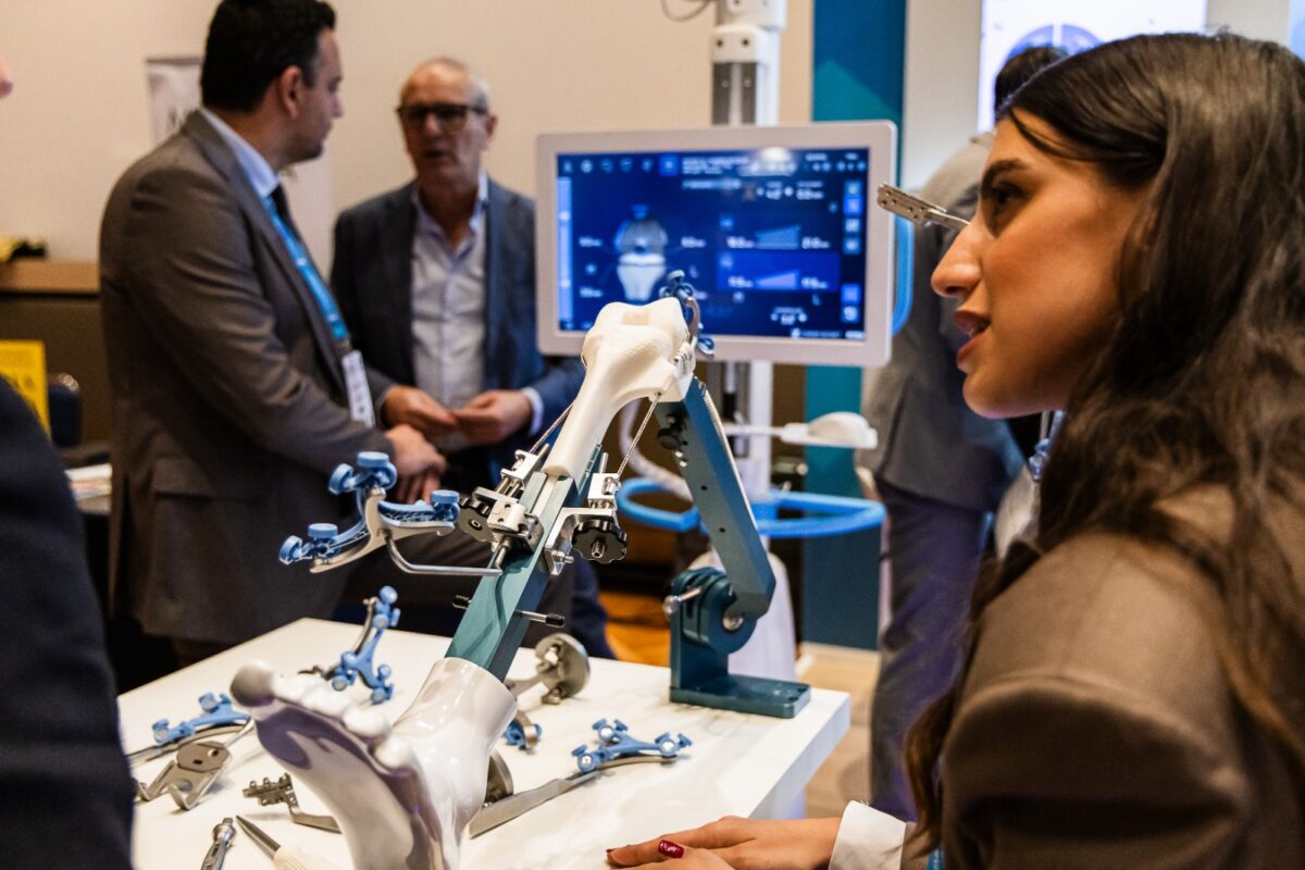 Le nuove frontiere dell’ortopedia, tra protesi innovative e realtà virtuale Le nuove frontiere dell’ortopedia, tra protesi innovative e realtà virtuale