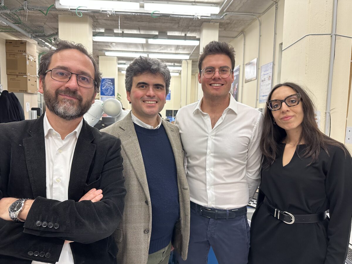 Tatto artificiale smart e sostenibile grazie all’AI, la ricerca per robot e protesi sensibili 