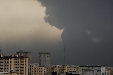 Iran, Teheran vuole minare lo stretto Hormuz e attacca Trump: “Potresti essere tu a scomparire”