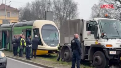 Milano, principio di incendio sul tram 27: a bordo una ventina di passeggeri