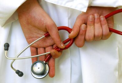 Burocrazia alleata del tumore, ecco quanto tempo per i pazienti ruba agli oncologi