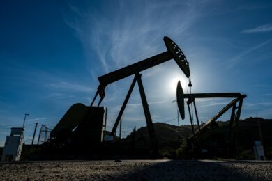 Iran, l’Italia rilascerà quasi 10 milioni di barili di petrolio