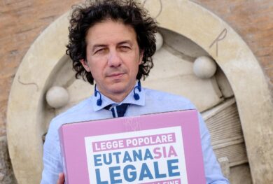 Fine vita, Cappato: archiviate le accuse di aiuto al suicidio per due casi