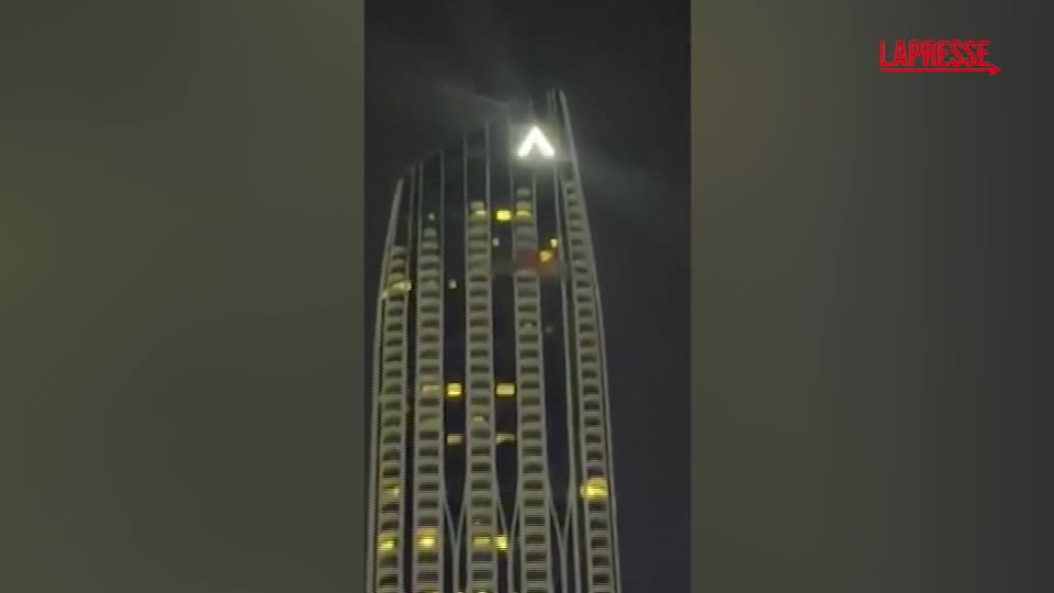 Iran, incendio nella torre del Dubai Creek Harbor dopo l