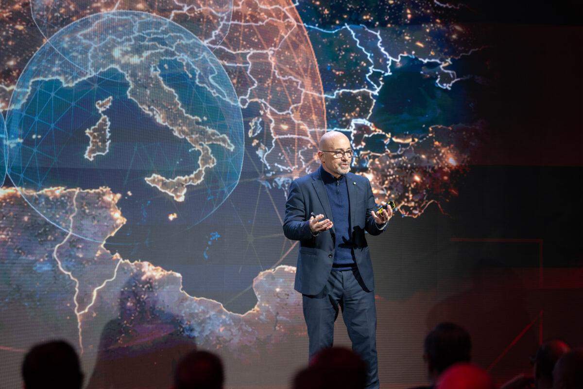 Leonardo, ordini a 142 miliardi al 2030