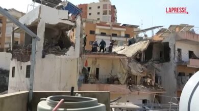 Libano, attacco israeliano a Sidone: i soccorritori scavano tra le macerie