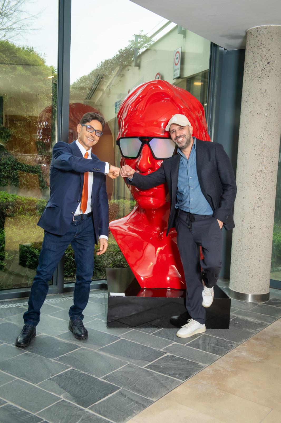 Cinema, incontro Pier Silvio Berlusconi-Zalone: celebrazione per ‘Buen Camino’ e progetti futuri