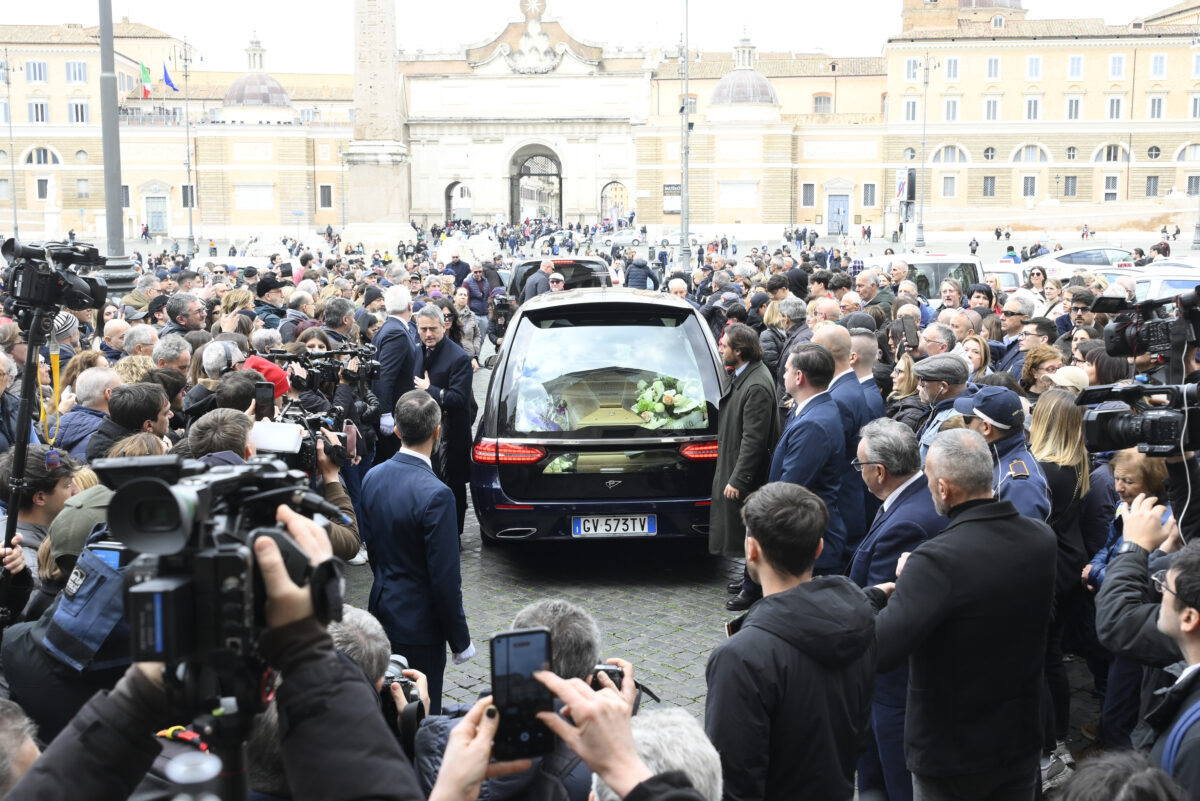 enrica bonaccorti a roma i funerali della celebre conduttrice 8211 la diretta da Lapresse.it enrica bonaccorti a roma i funerali della celebre conduttrice 8211 la diretta