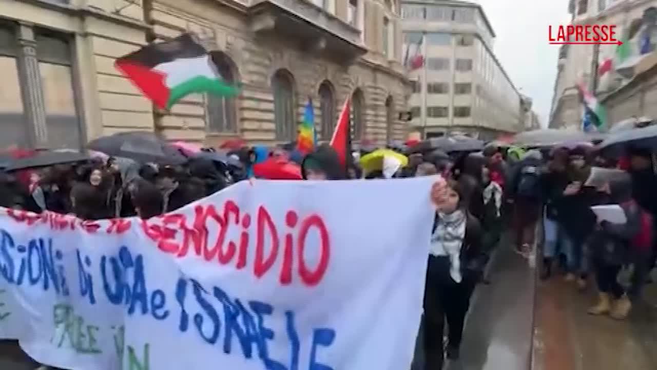 roma corteo no al referendum e contro la guerra in iran da Lapresse.it roma corteo no al referendum e contro la guerra in iran