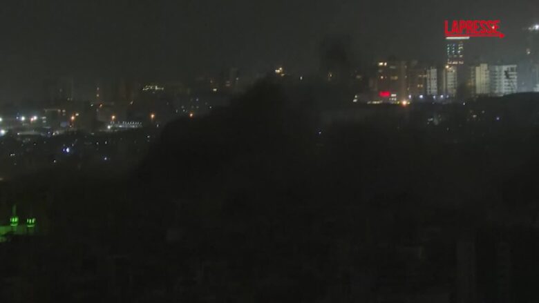 Libano, raid di Israele su Beirut: colonne di fumo tra gli edifici della capitale