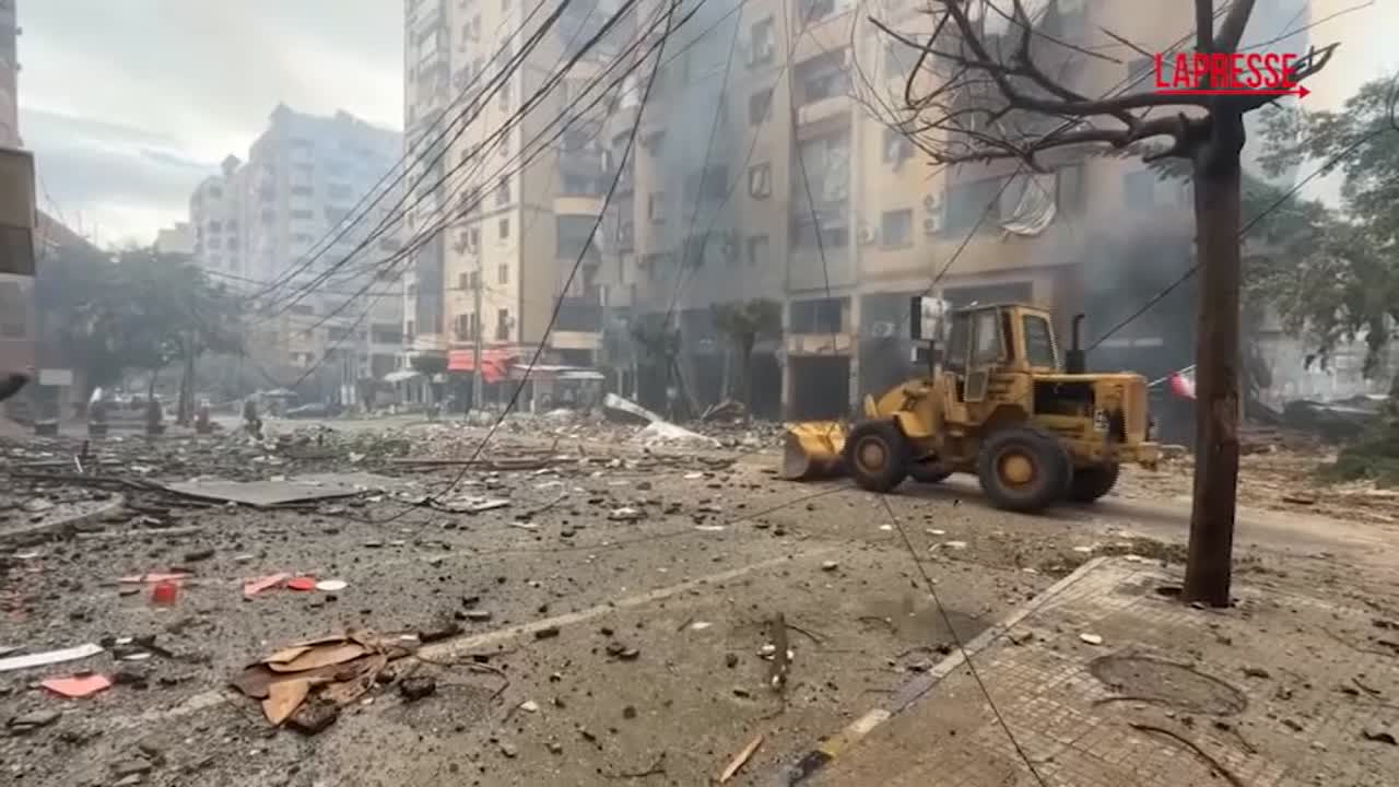 libano ruspe tolgono le macerie dopo gli attacchi di israele a beirut da Lapresse.it libano ruspe tolgono le macerie dopo gli attacchi di israele a beirut