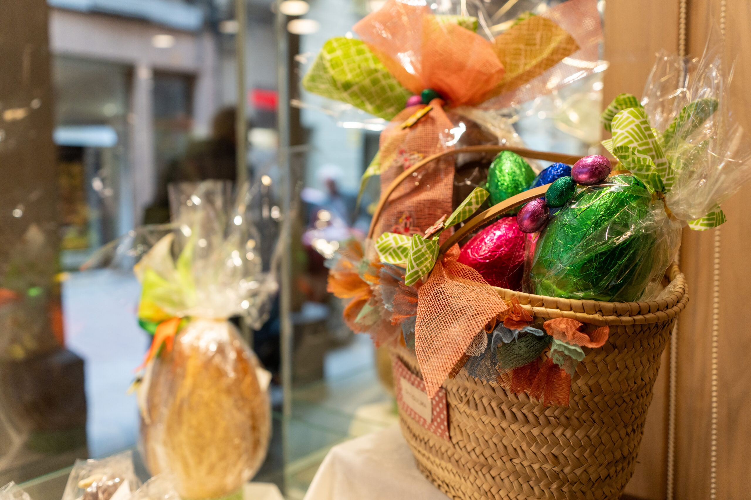 Pasqua 2026: dagli aerei alle uova di cioccolata, festeggiare costa di più