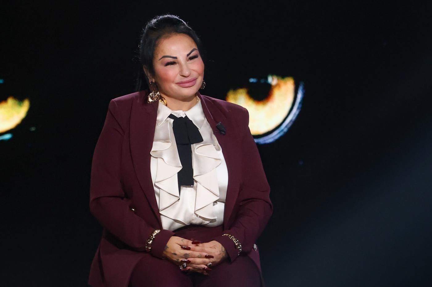 Famiglia nel bosco, l’influencer Rita De Crescenzo annuncia di volerli incontrare: “I bambini non si toccano”