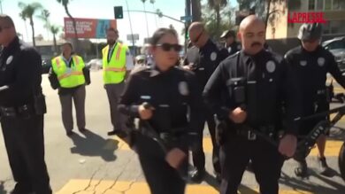 Oscar 2026, vicino al Dolby Theatre manifestanti protestano contro Epstein: un arresto